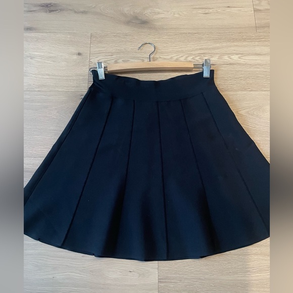 Bcbg black skirt - Picture 2 of 2